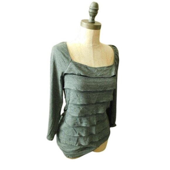 Max Studio Size L Large STRETCH Tiered 3/4 Sleeve Knit Top NWT $68 Juniors - Picture 2 of 2